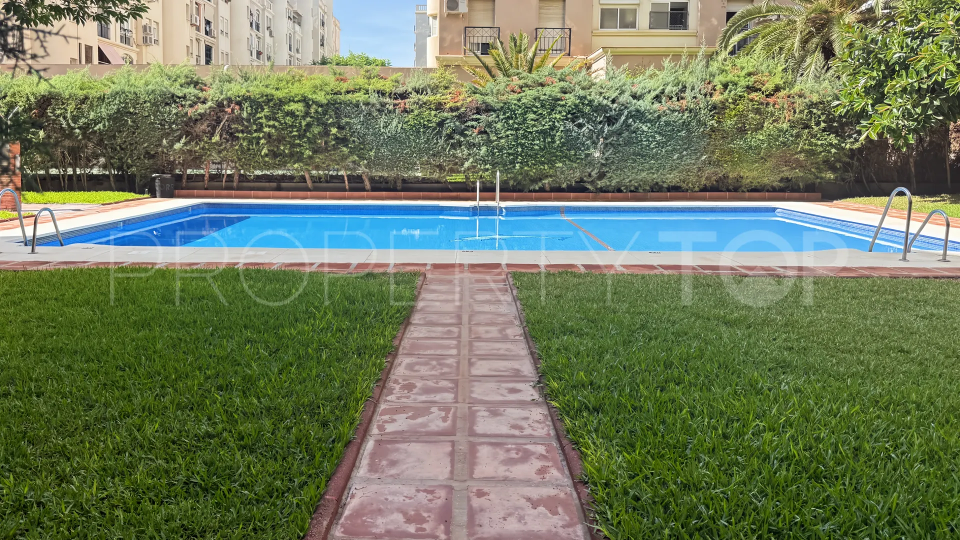 Torremolinos Centro 4 bedrooms flat for sale