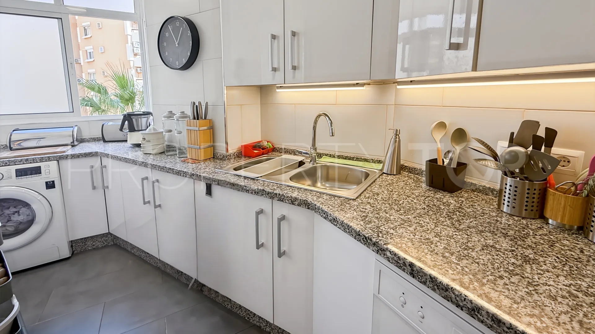 Torremolinos Centro 4 bedrooms flat for sale