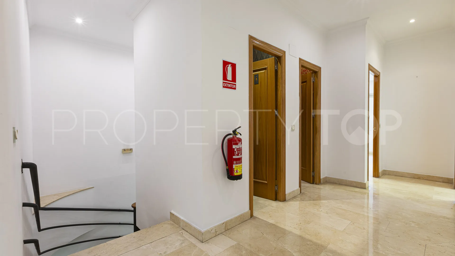 Nave en venta en Plaza de toros-La Ermita con 8 dormitorios