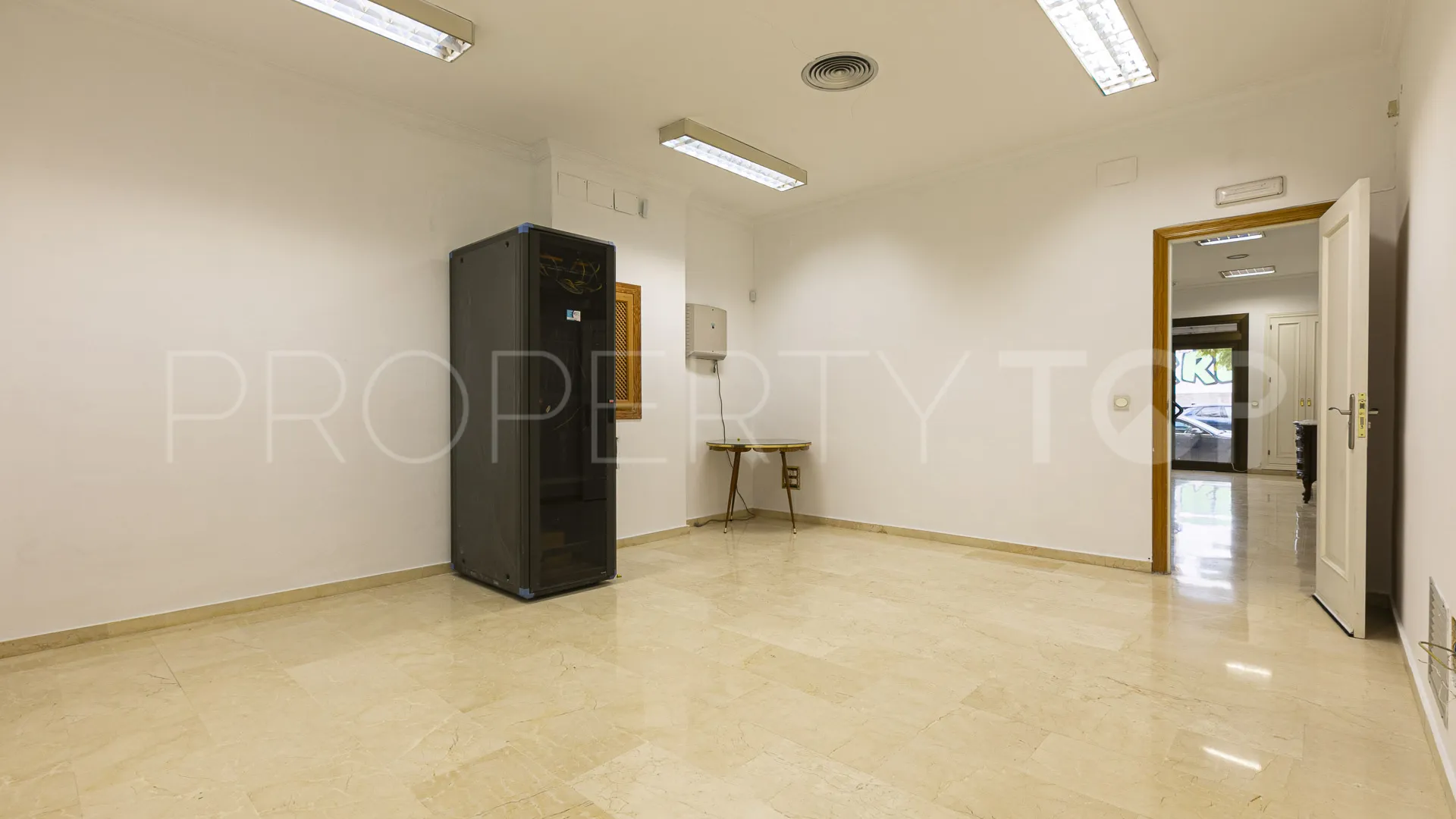 Nave en venta en Plaza de toros-La Ermita con 8 dormitorios