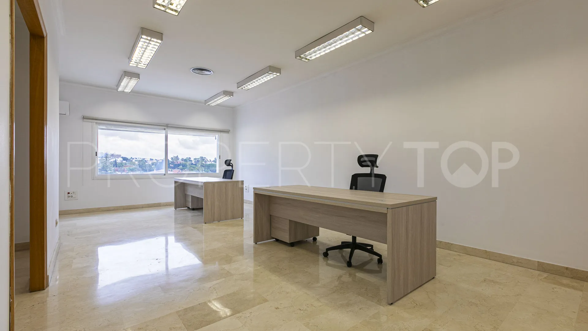 Nave en venta en Plaza de toros-La Ermita con 8 dormitorios