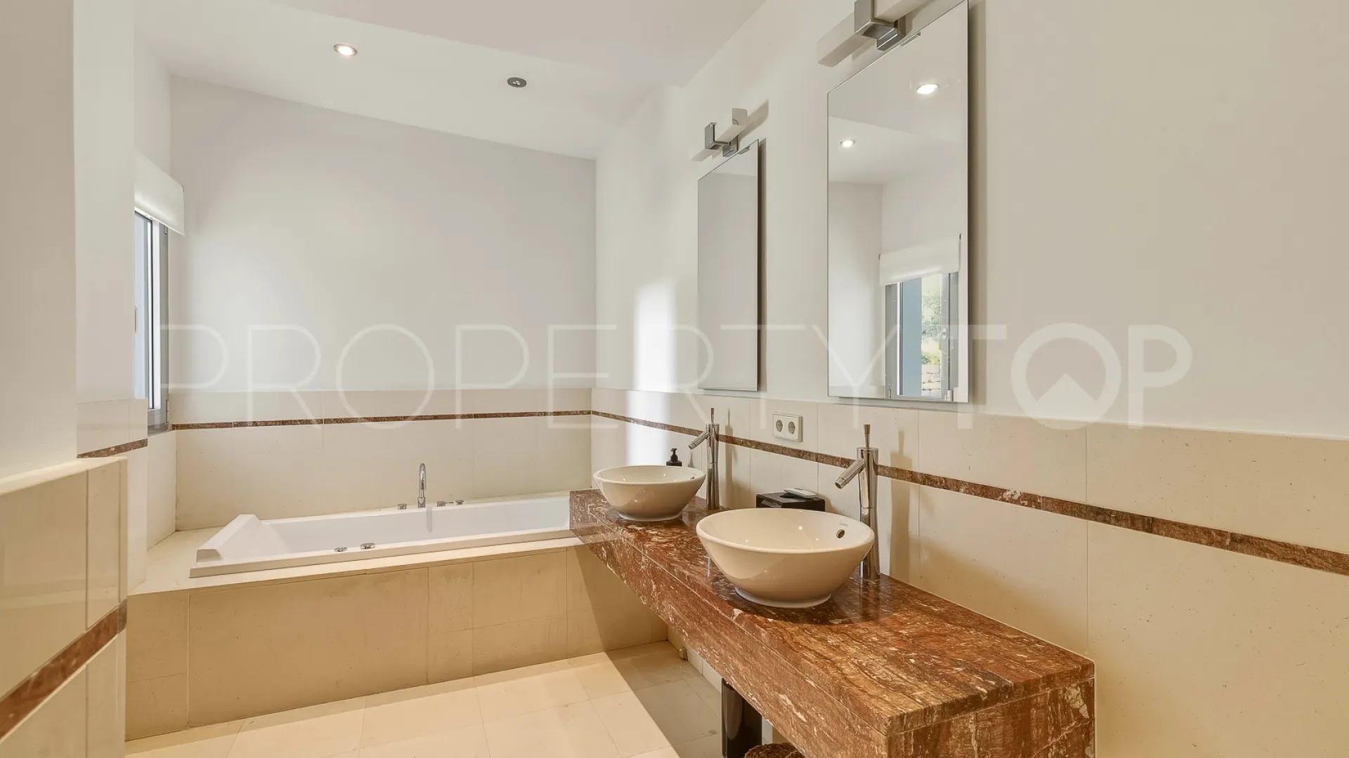 Sierra Blanca, villa pareada en venta