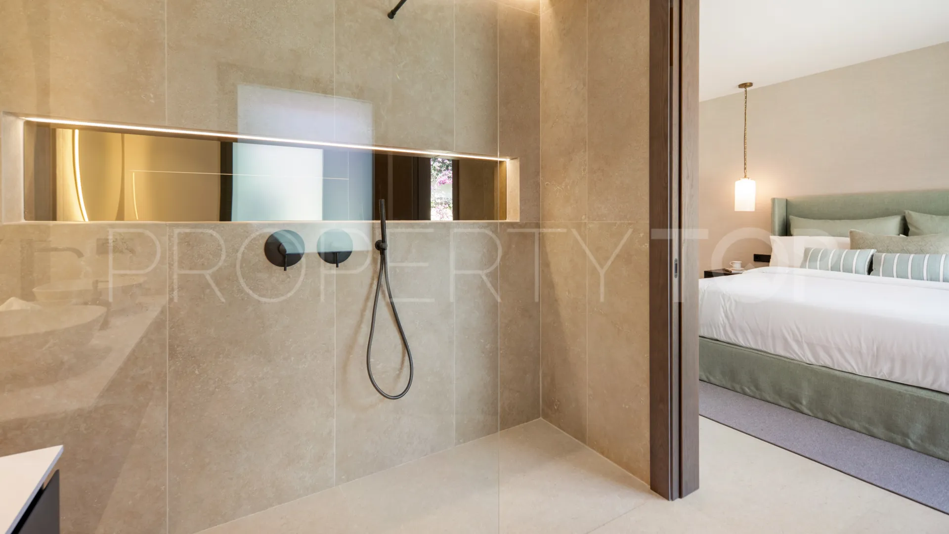 El Herrojo 6 bedrooms villa for sale