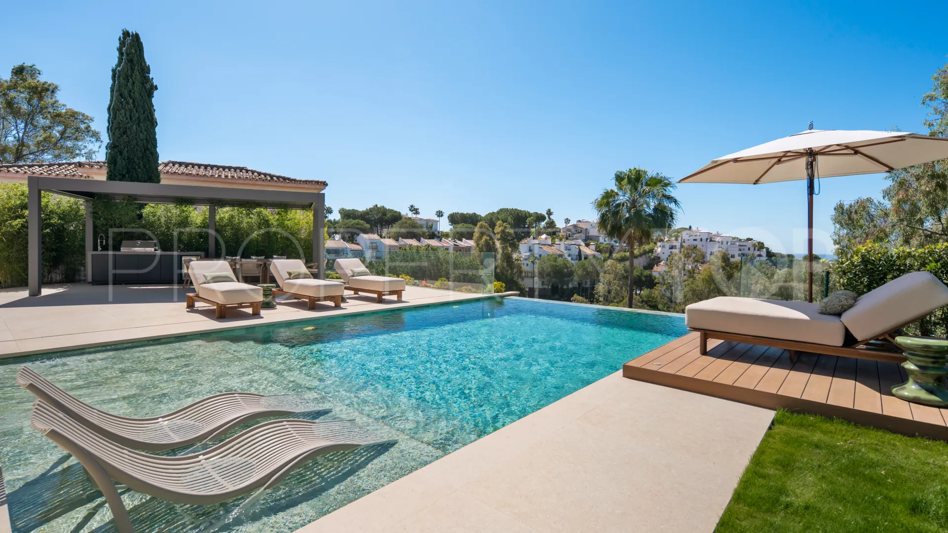 El Herrojo 6 bedrooms villa for sale