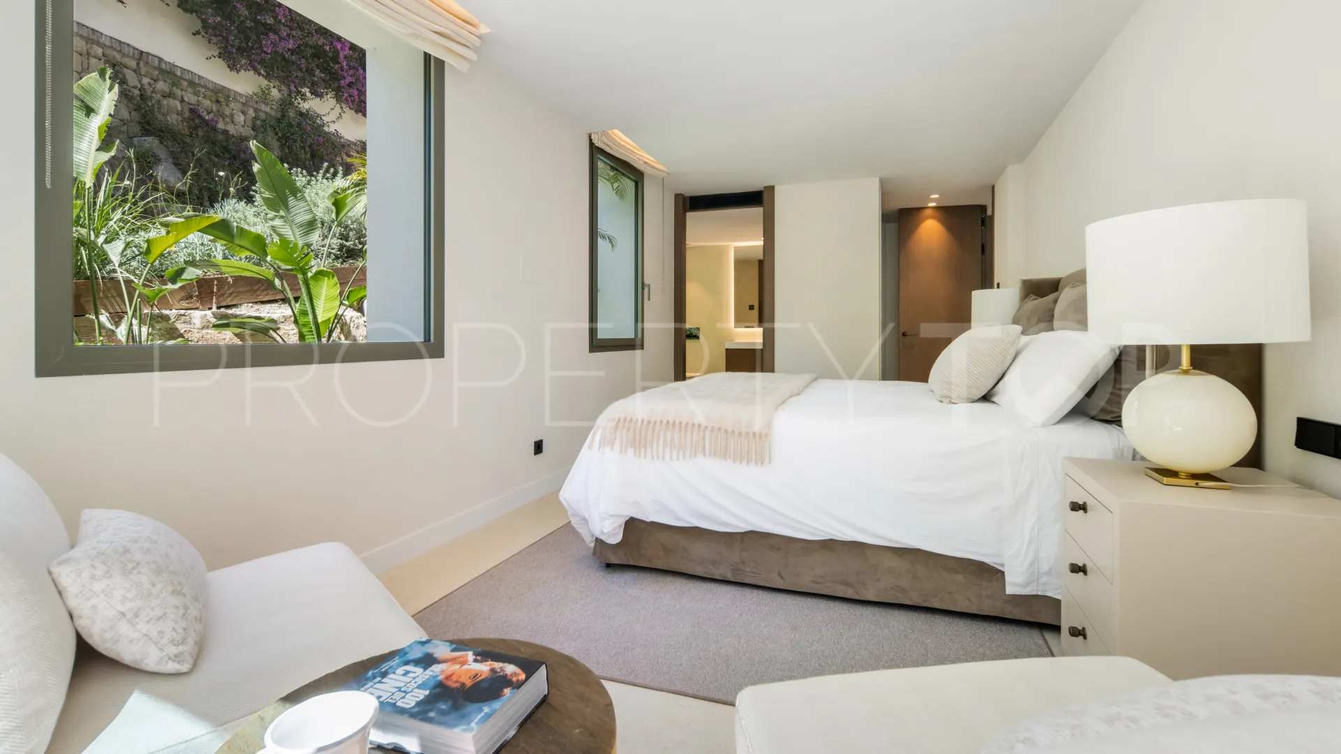 El Herrojo 6 bedrooms villa for sale