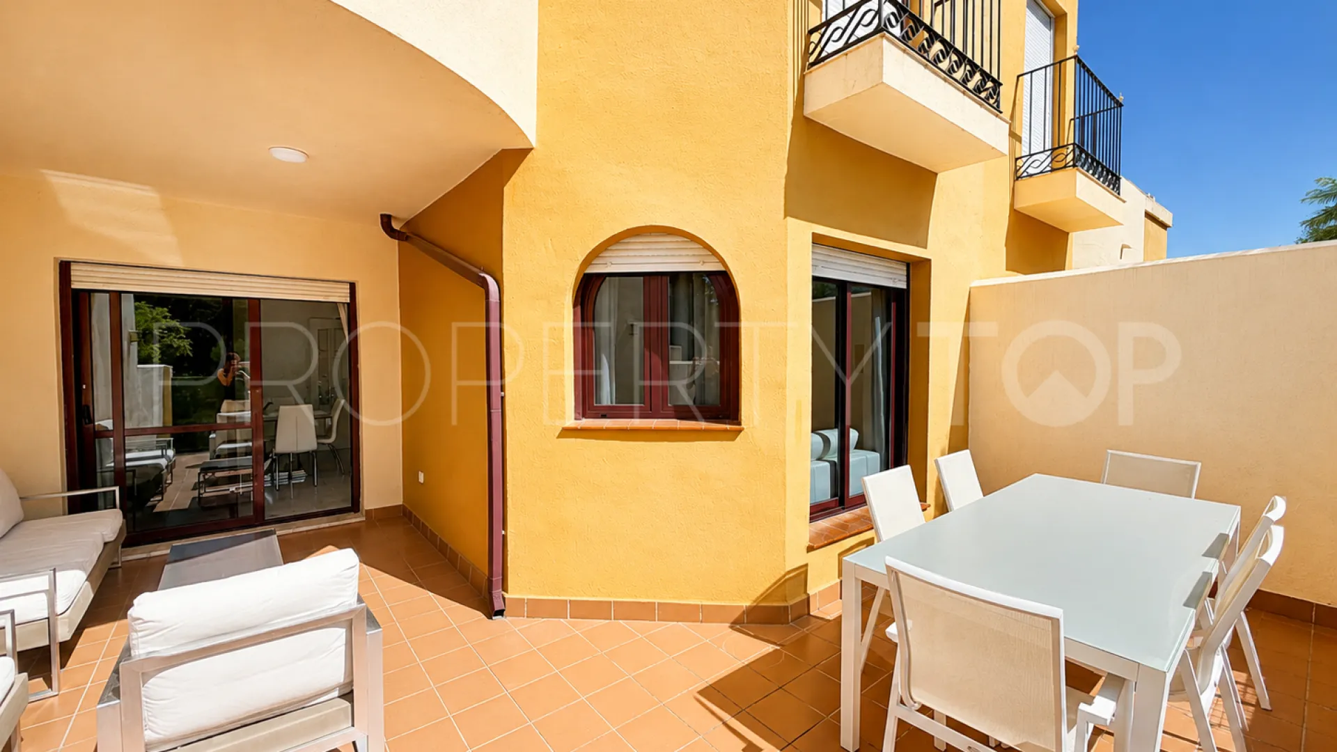 Corona de Nagüeles town house for sale
