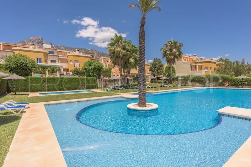 Corona de Nagüeles town house for sale