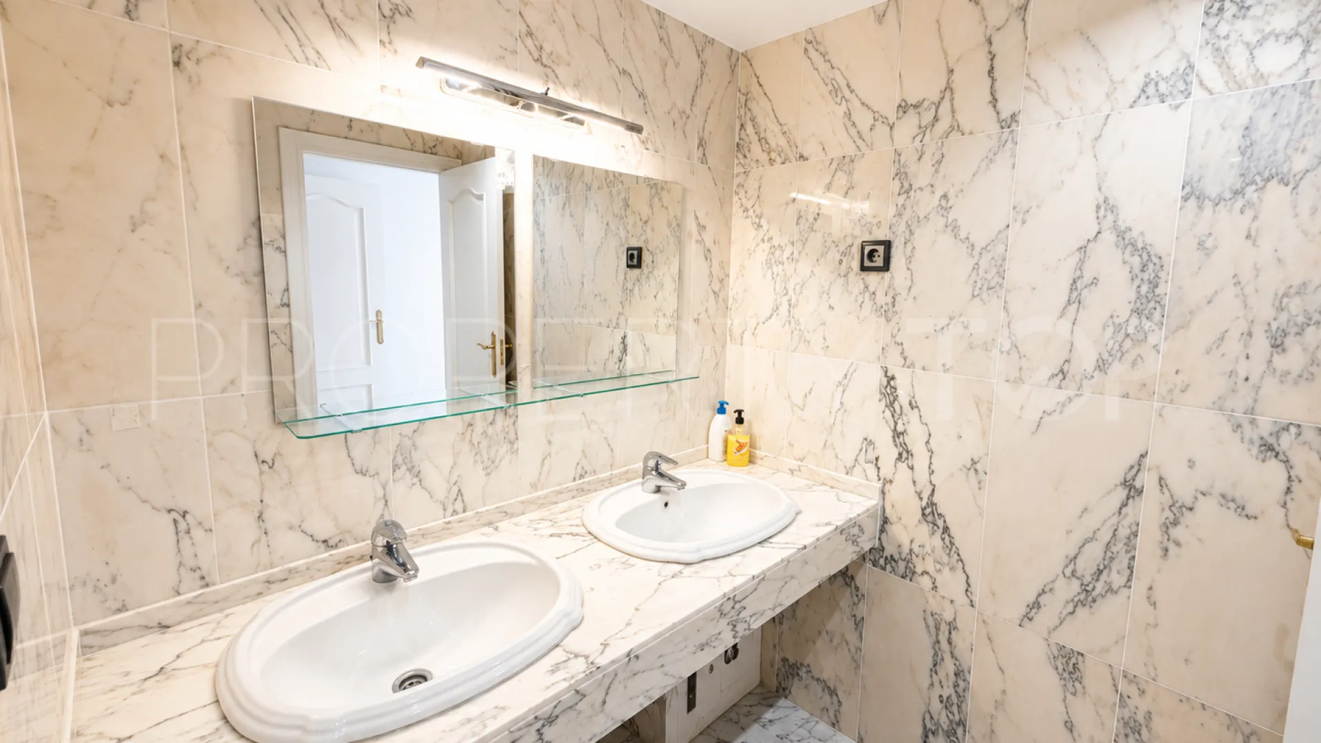 Corona de Nagüeles town house for sale