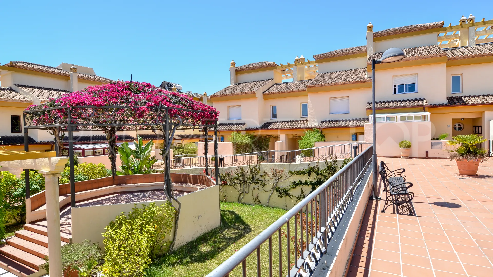 Corona de Nagüeles town house for sale