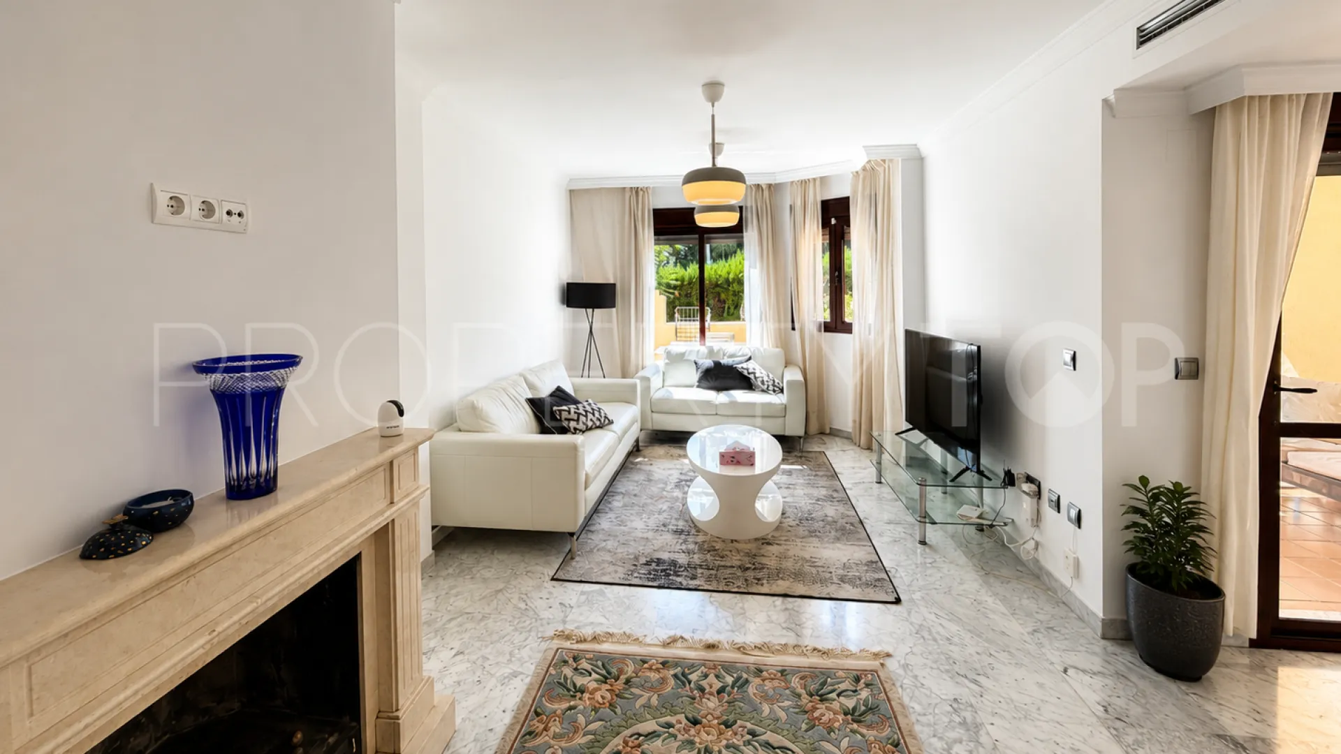 Corona de Nagüeles town house for sale