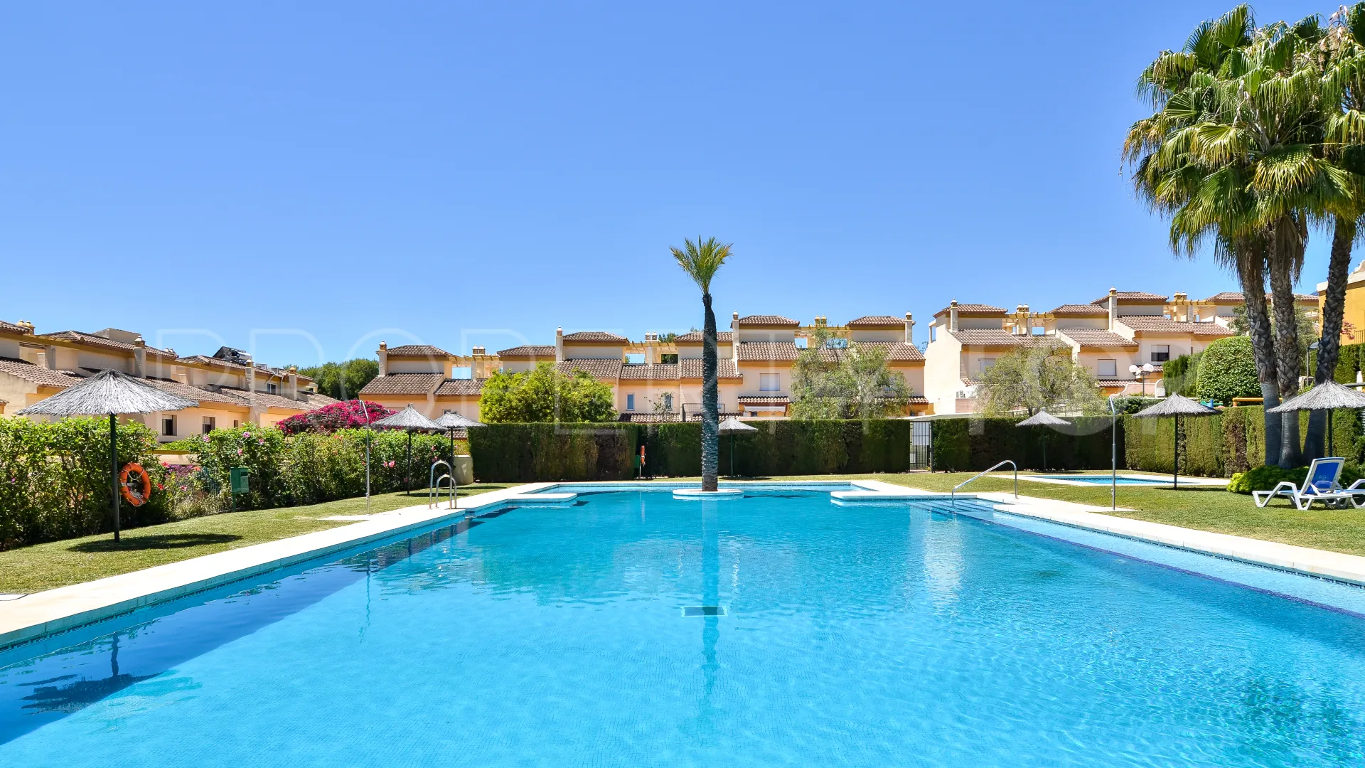 Corona de Nagüeles town house for sale