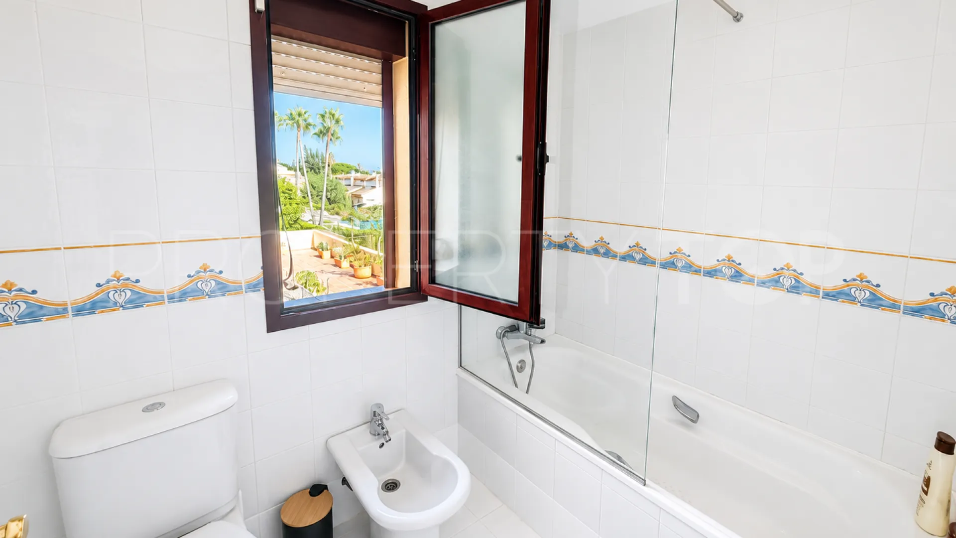 Corona de Nagüeles town house for sale