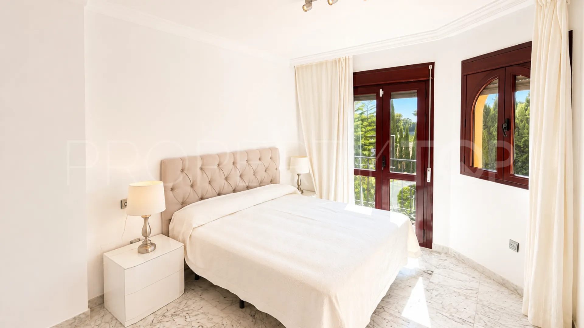 Corona de Nagüeles town house for sale