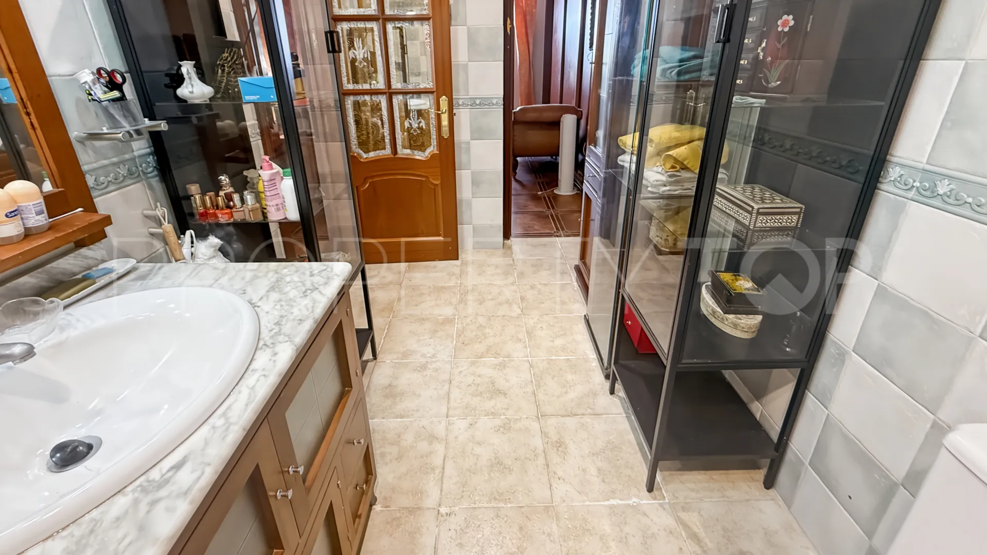 2 bedrooms Estepona flat for sale