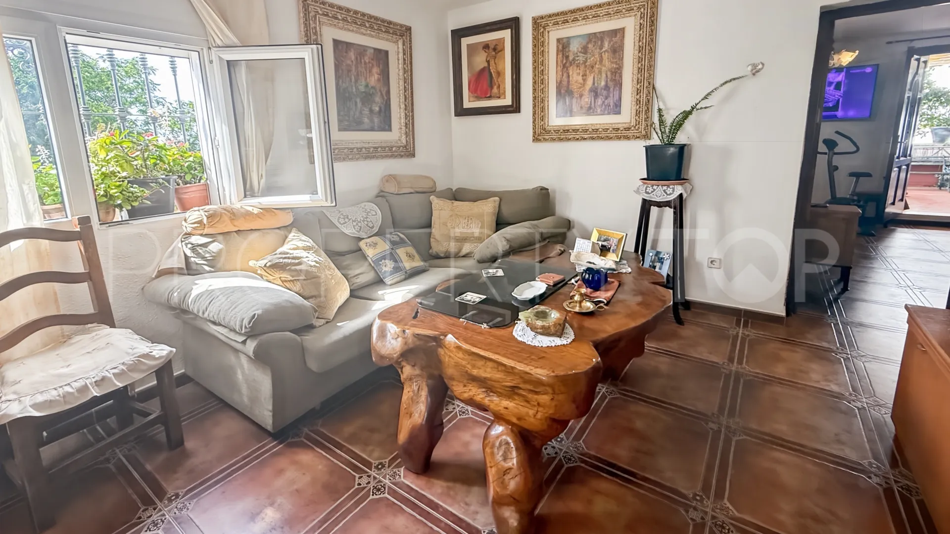 2 bedrooms Estepona flat for sale