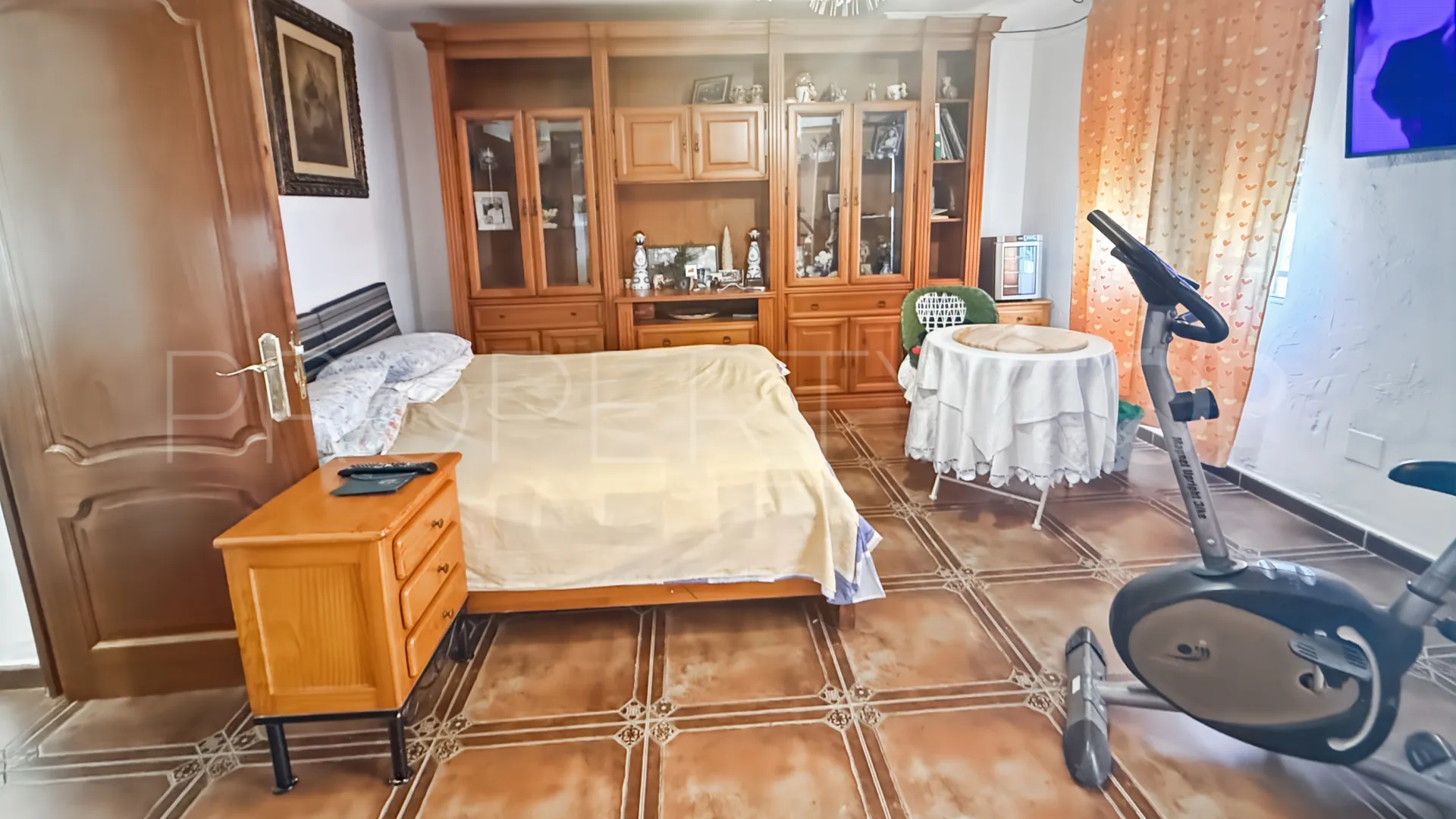 2 bedrooms Estepona flat for sale