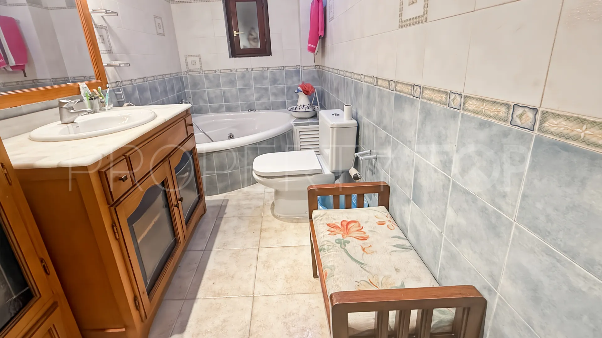 2 bedrooms Estepona flat for sale