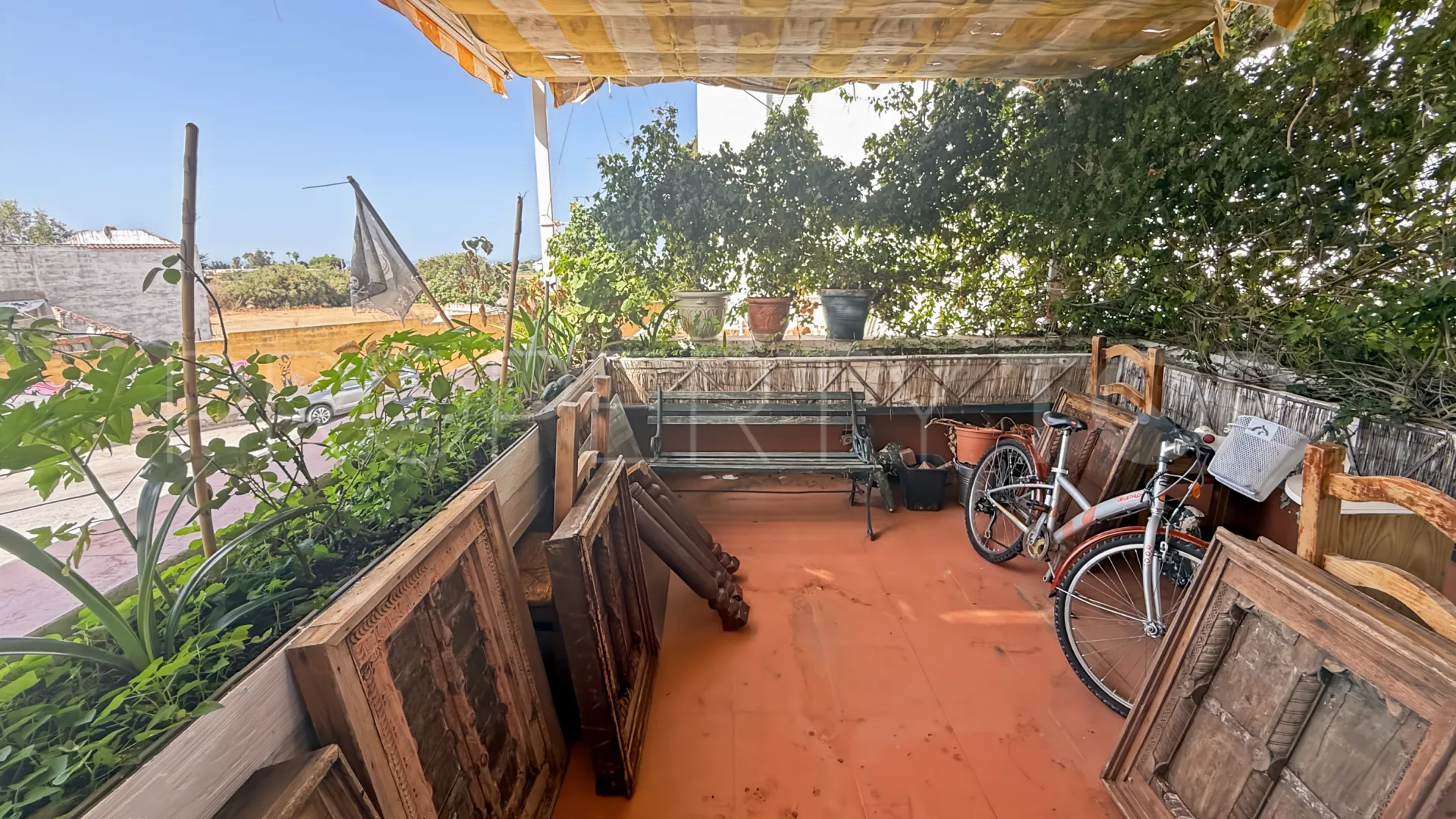 2 bedrooms Estepona flat for sale
