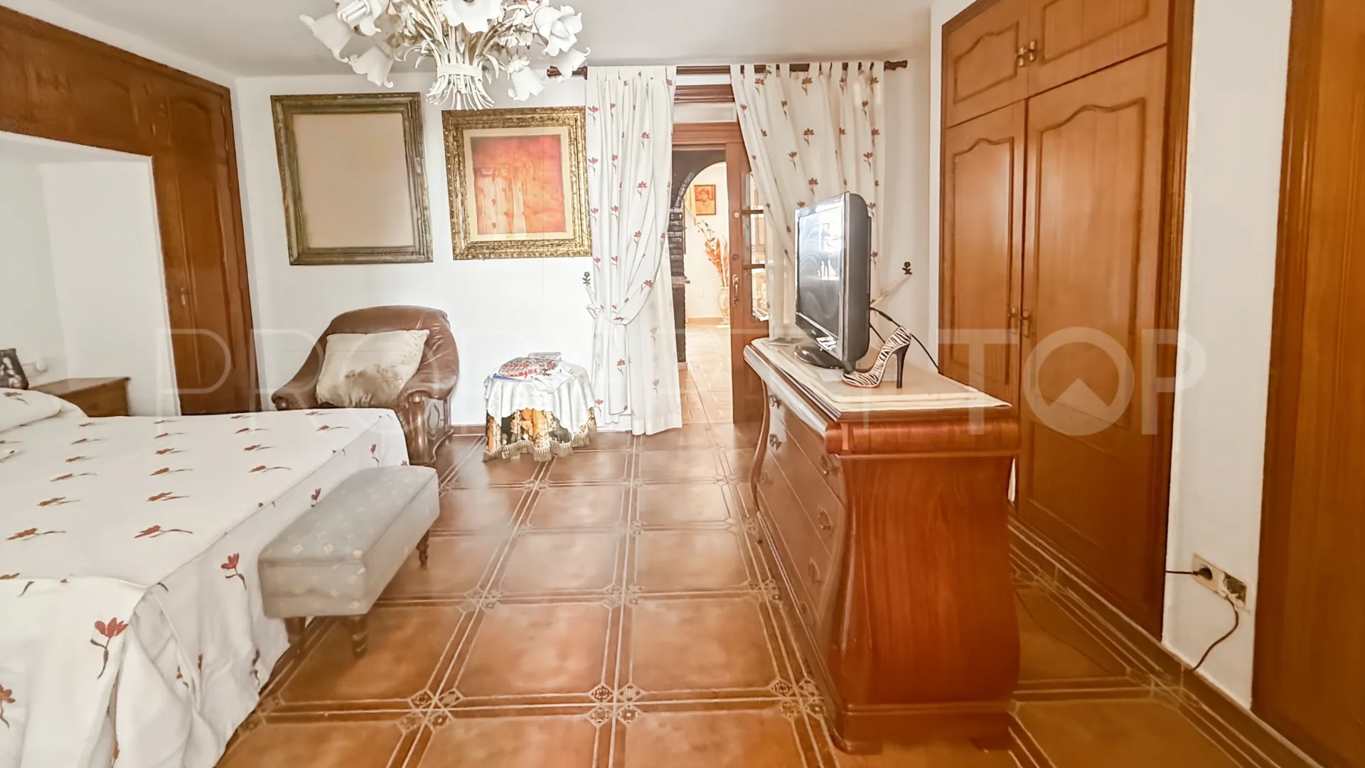 2 bedrooms Estepona flat for sale