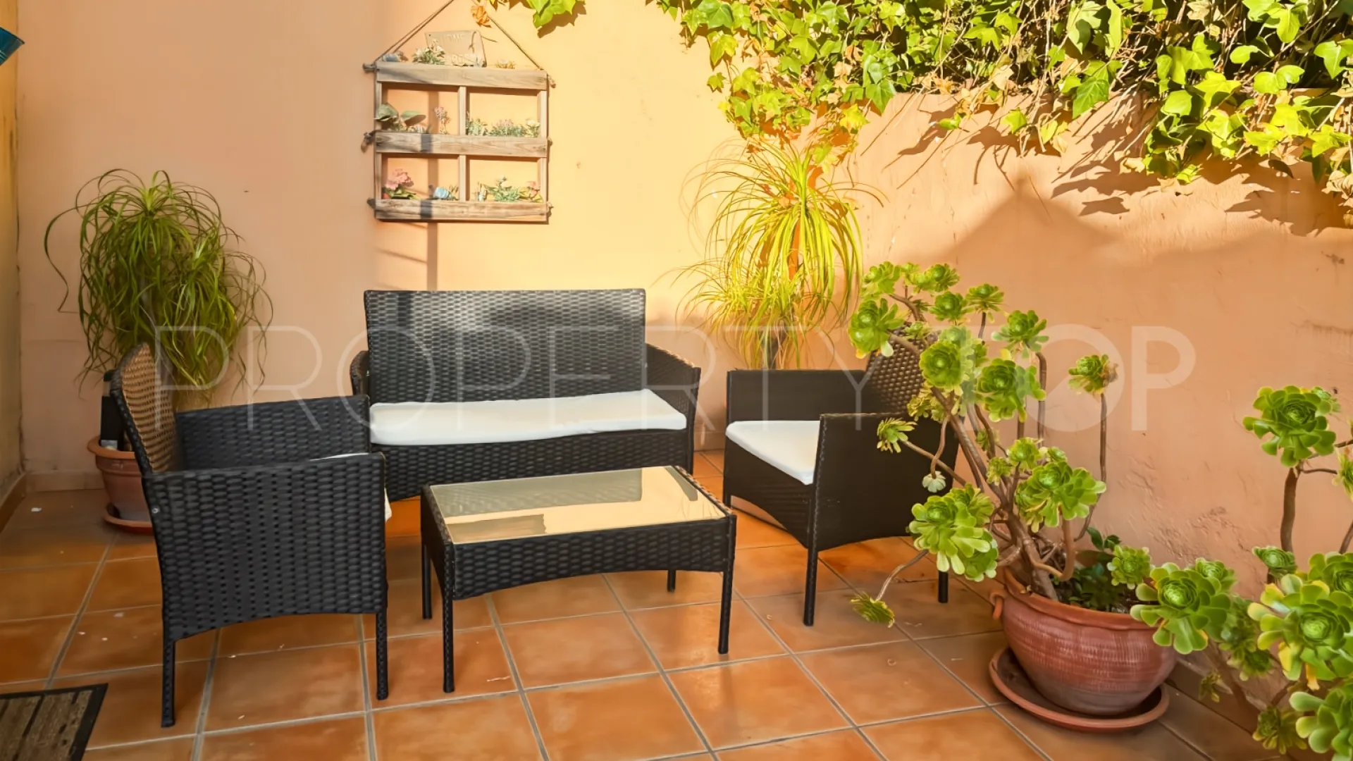For sale Cuevas del Becerro cortijo with 10 bedrooms