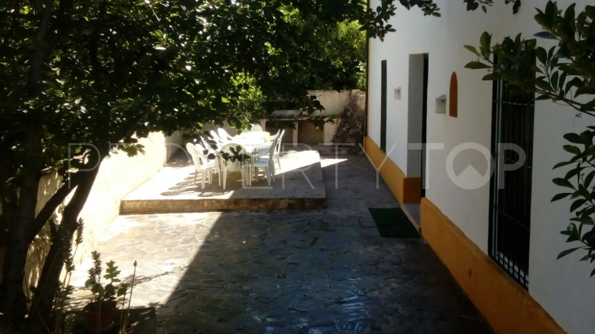 For sale Cuevas del Becerro cortijo with 10 bedrooms
