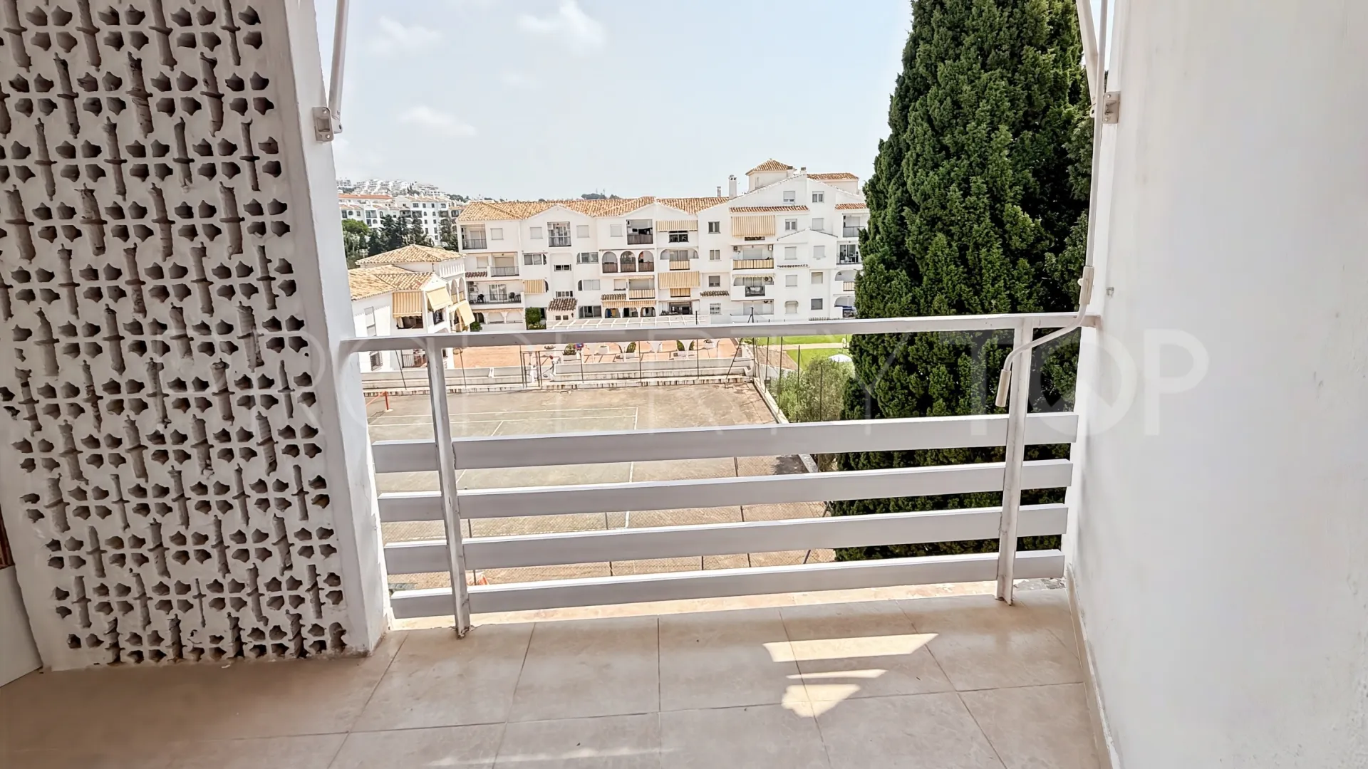 Buy studio in Calahonda