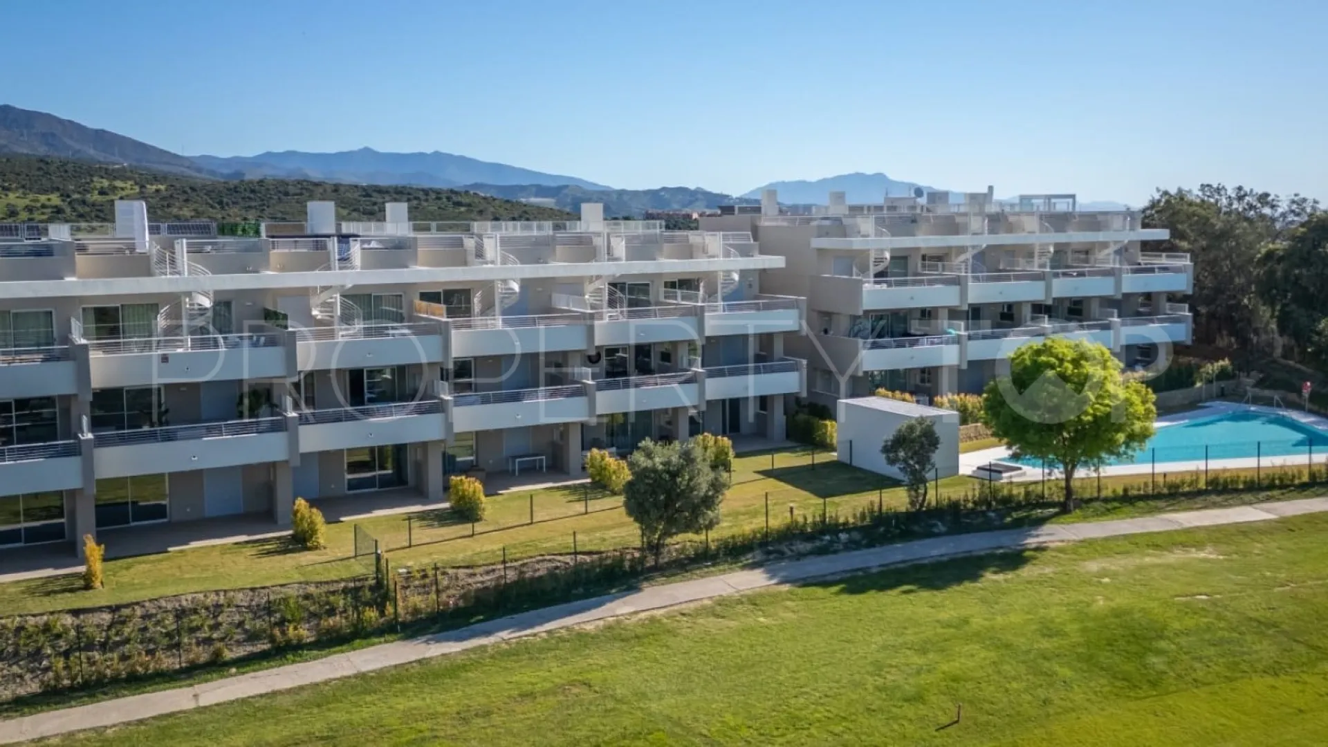 Estepona Golf, apartamento en venta con 2 dormitorios