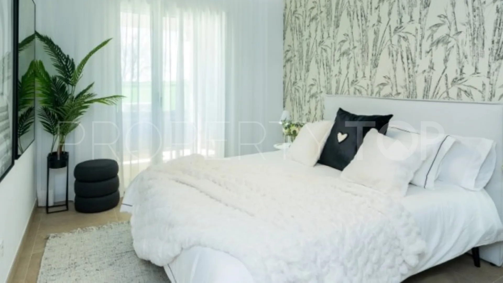 Estepona Golf, apartamento en venta con 2 dormitorios