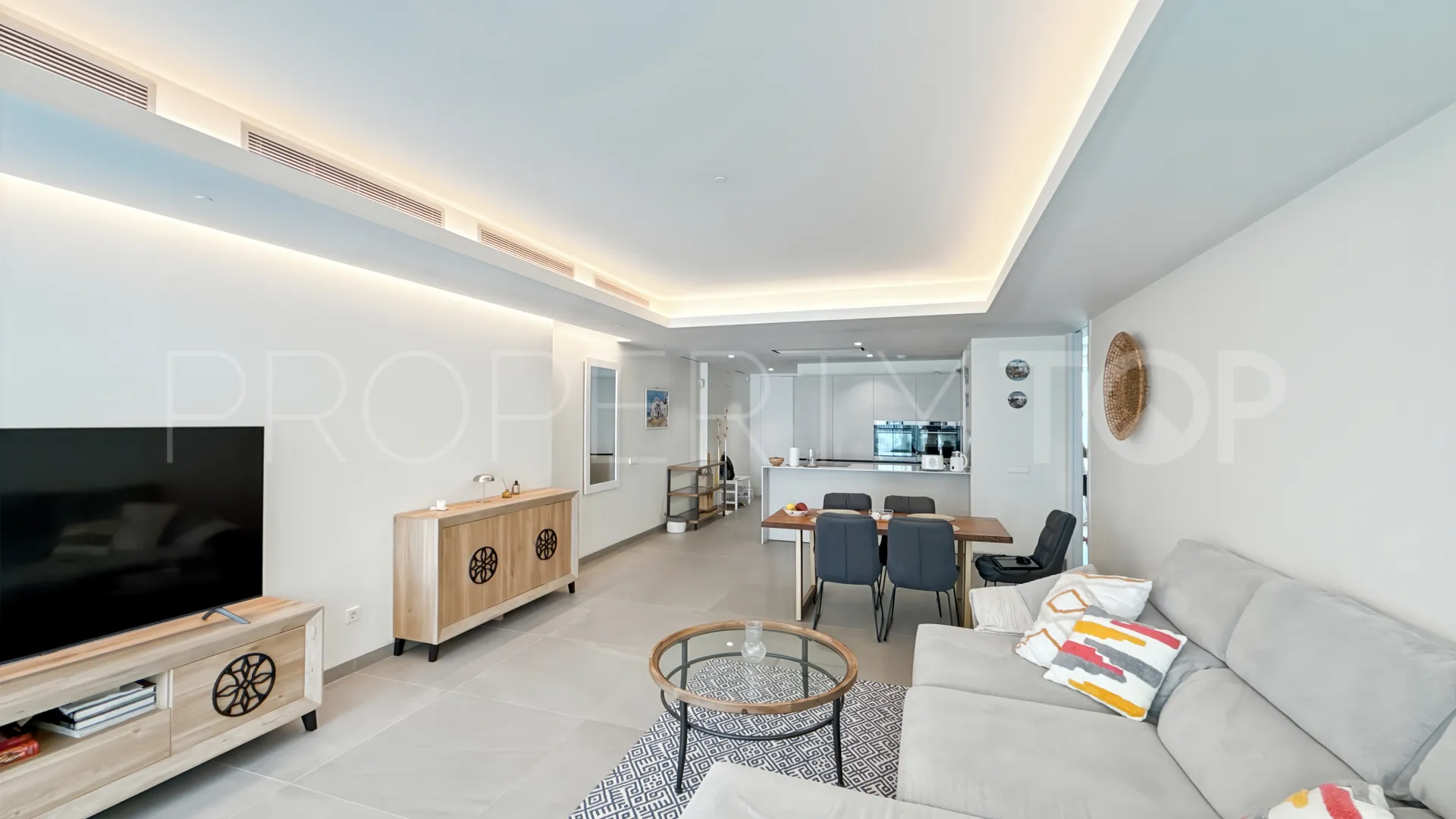 Apartment for sale in Estepona Puerto