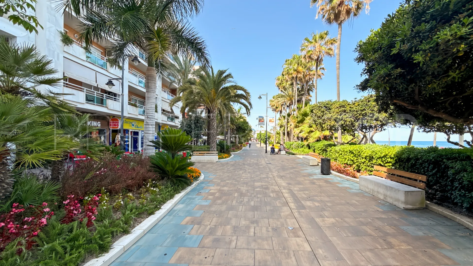 Apartment for sale in Estepona Puerto