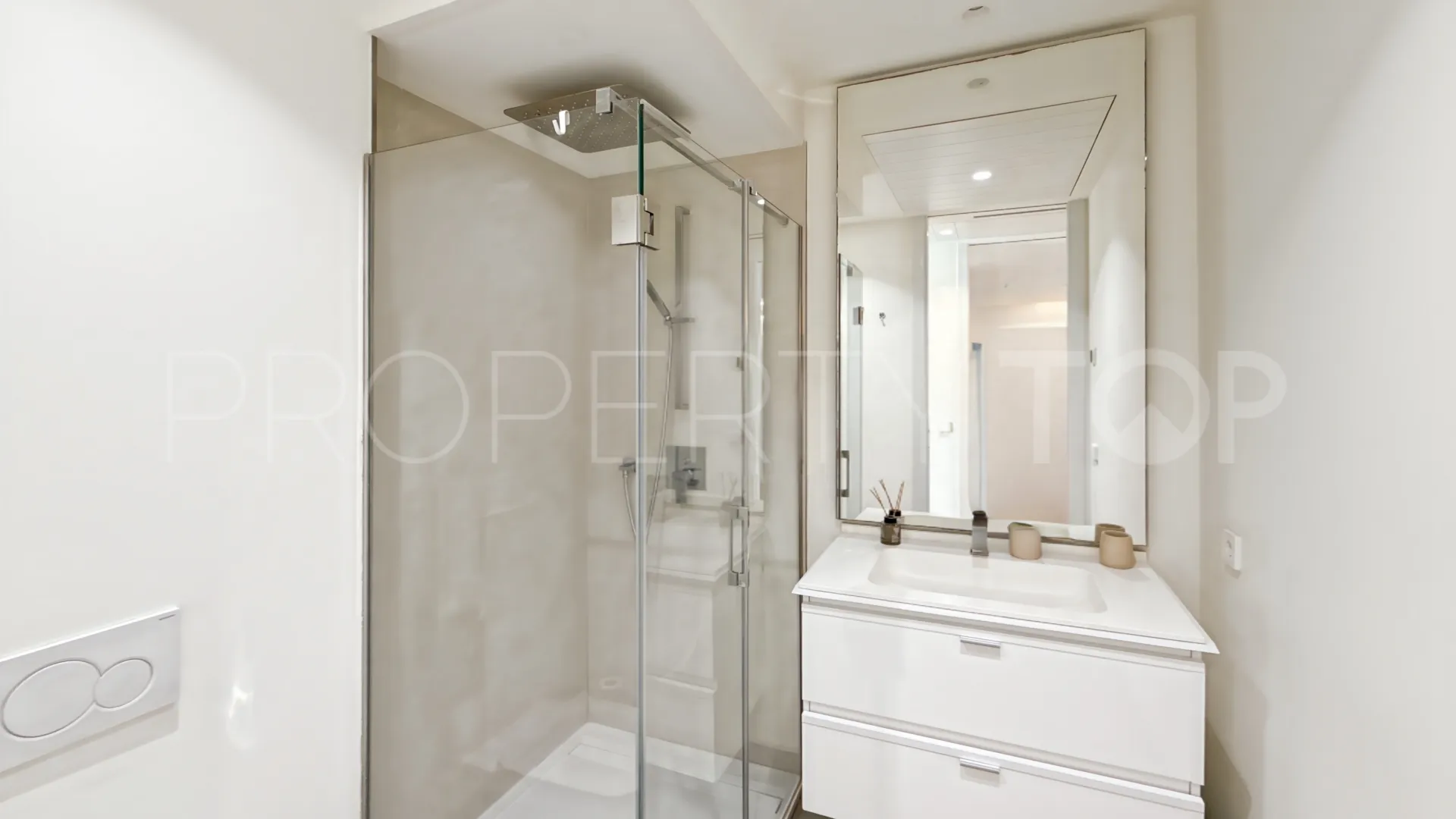 Apartment for sale in Estepona Puerto