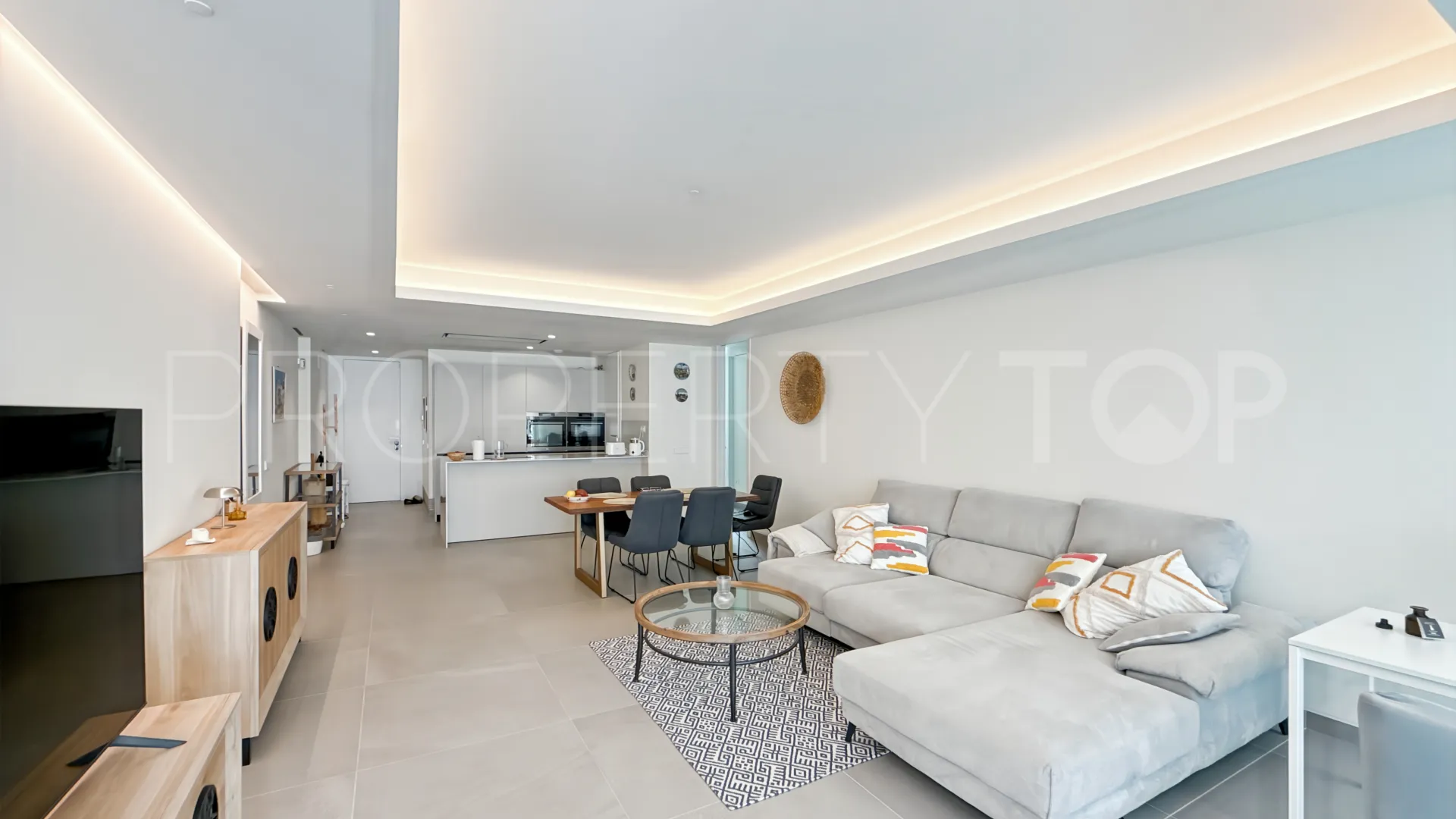 Apartment for sale in Estepona Puerto