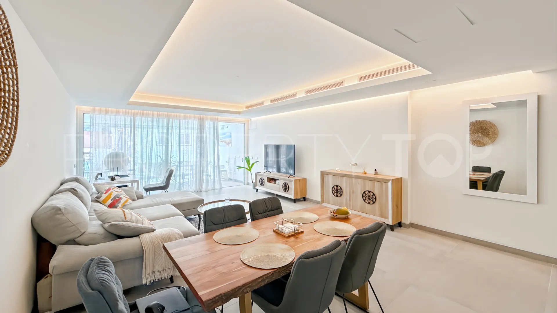 Apartment for sale in Estepona Puerto