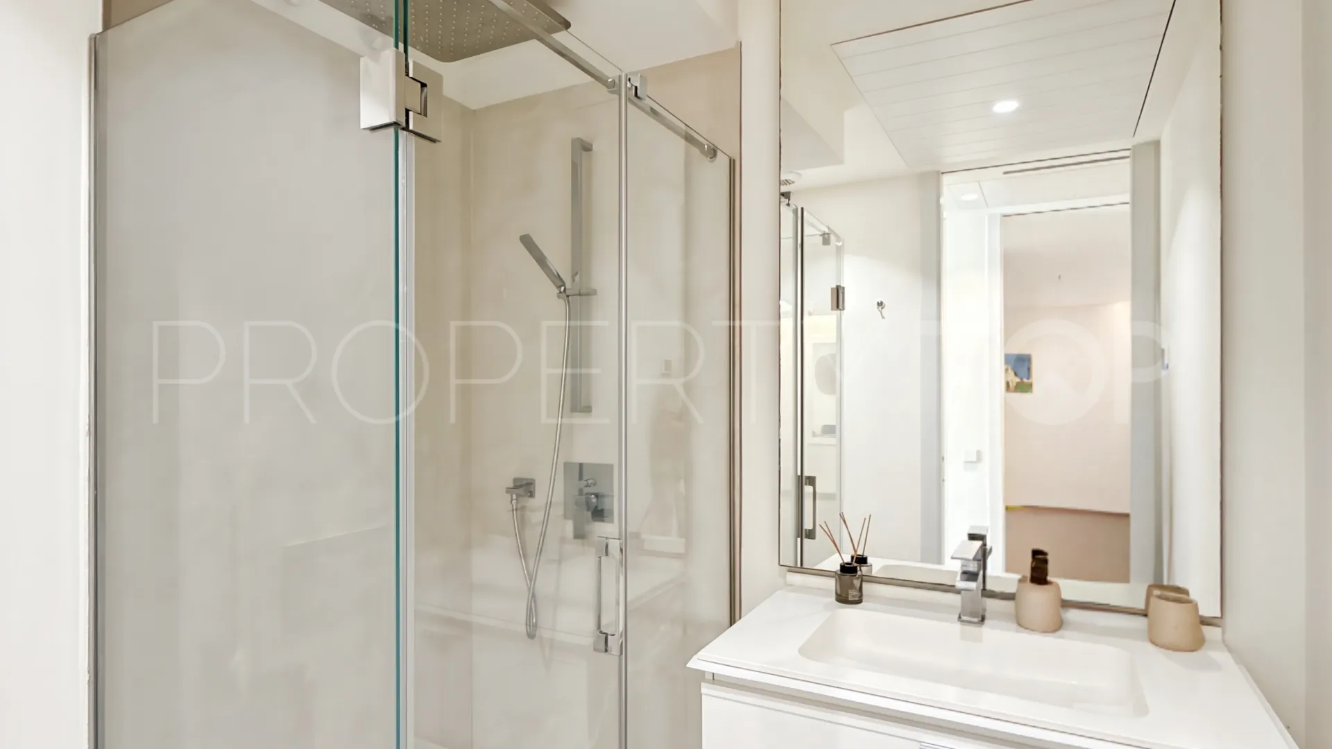 Apartment for sale in Estepona Puerto
