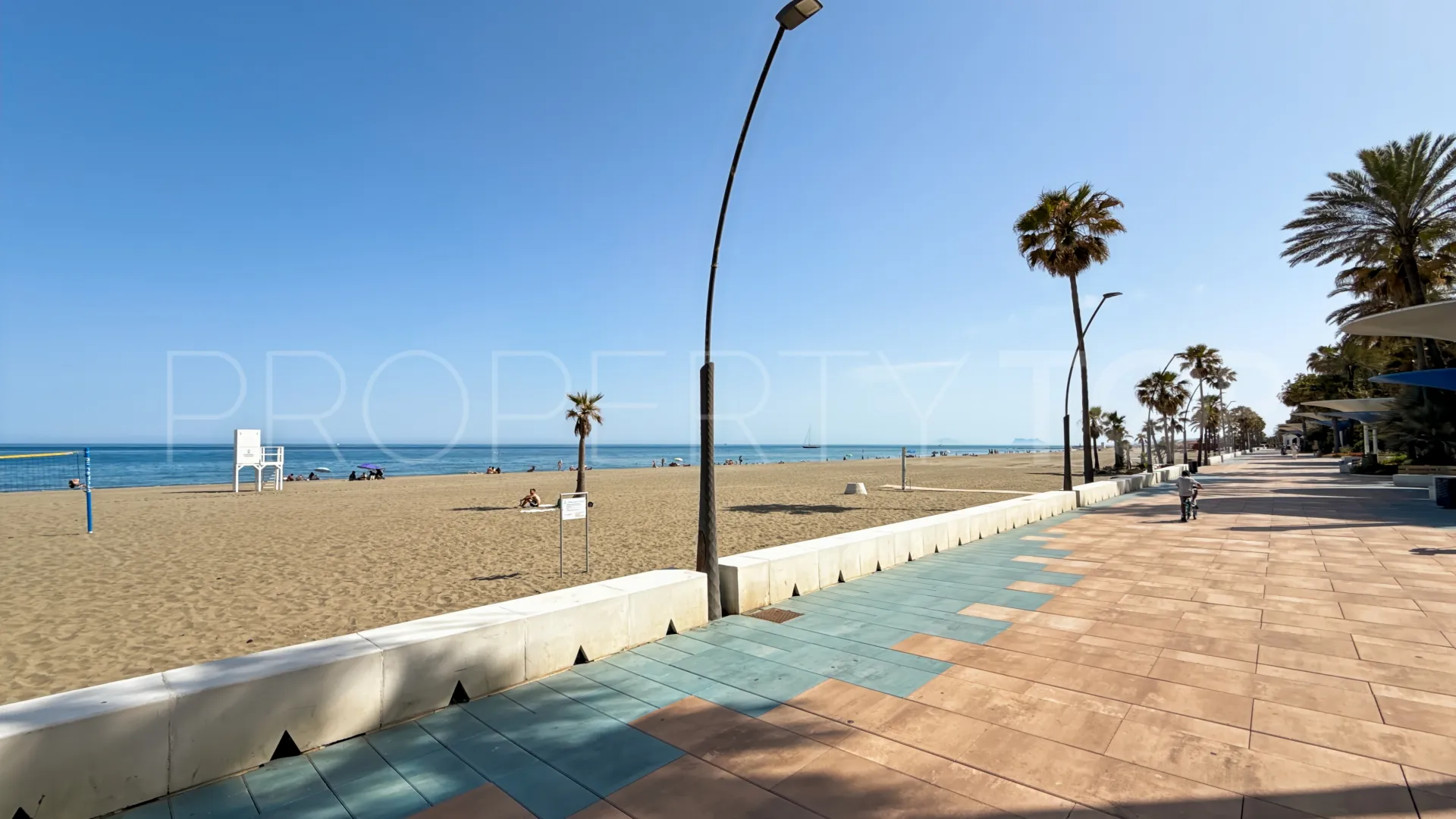 Apartment for sale in Estepona Puerto