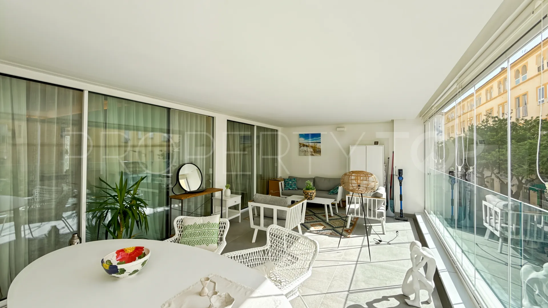 Apartment for sale in Estepona Puerto