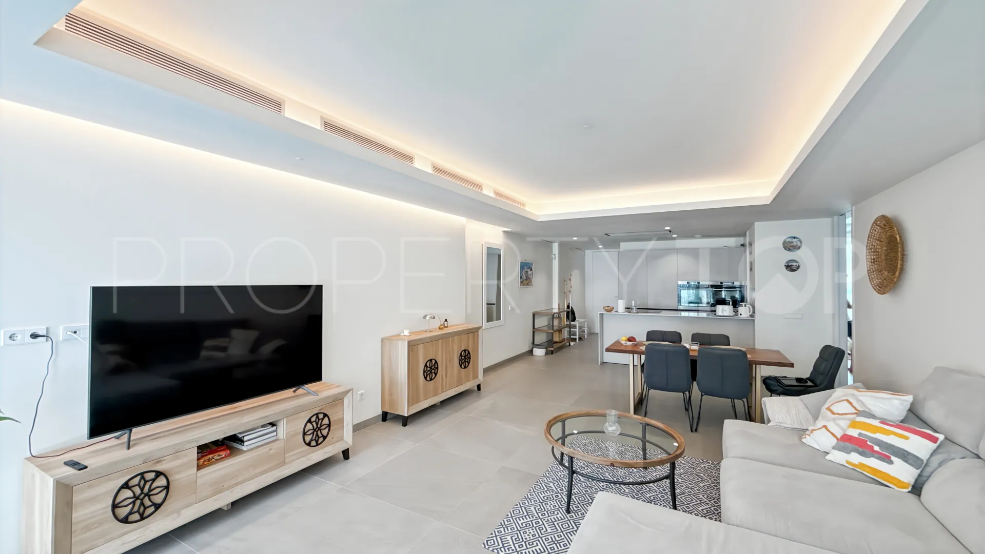 Apartment for sale in Estepona Puerto