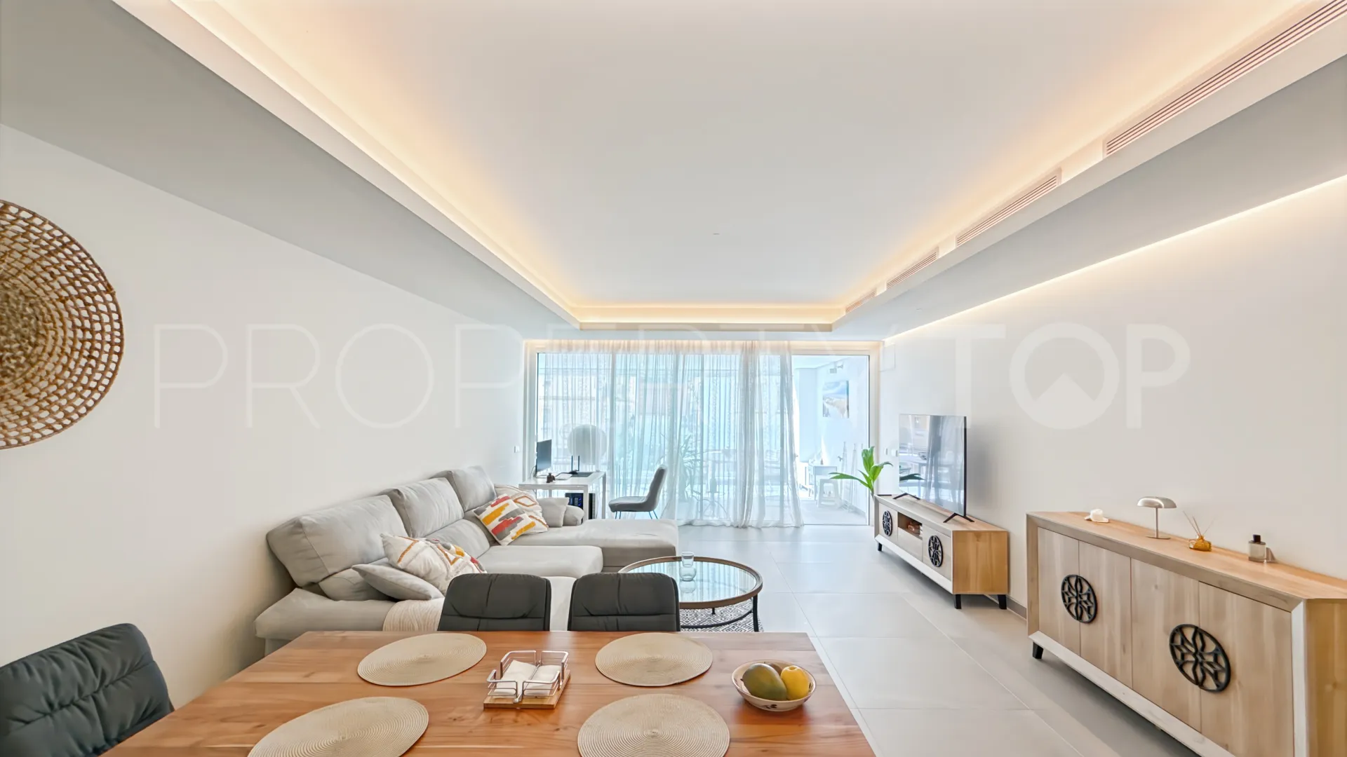 Apartment for sale in Estepona Puerto