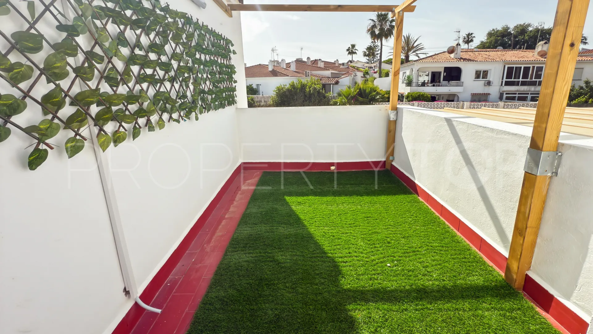 Se vende atico duplex en Elviria de 3 dormitorios