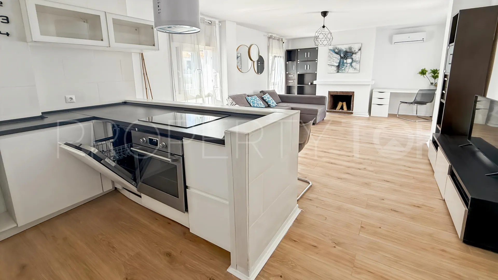 Se vende atico duplex en Elviria de 3 dormitorios