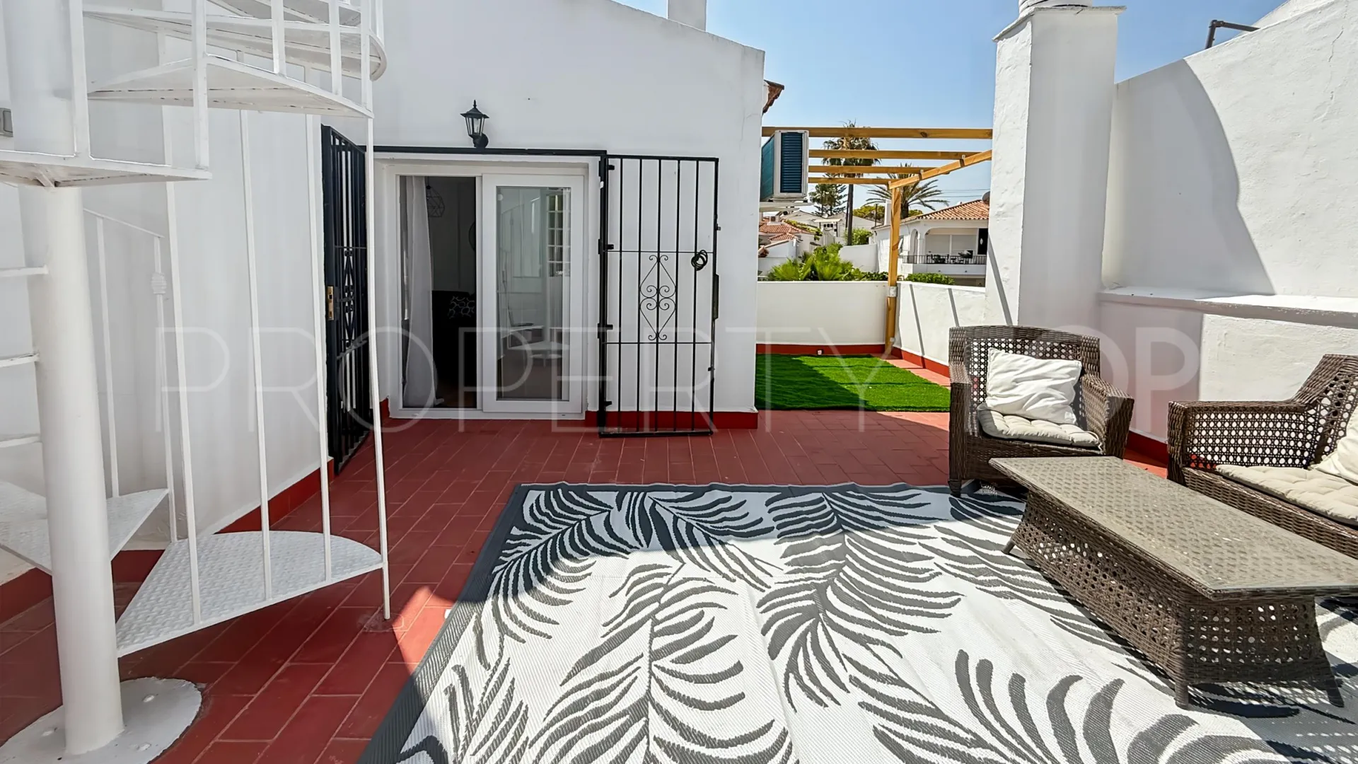 Se vende atico duplex en Elviria de 3 dormitorios