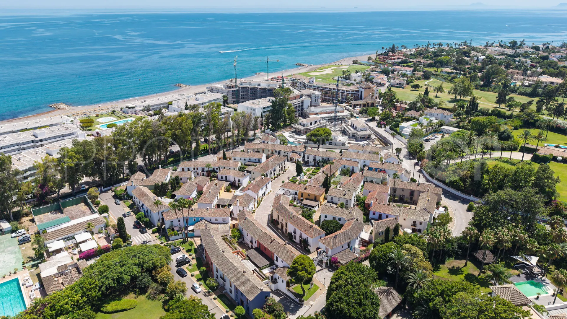 Comprar adosado de 3 dormitorios en Guadalmina Baja