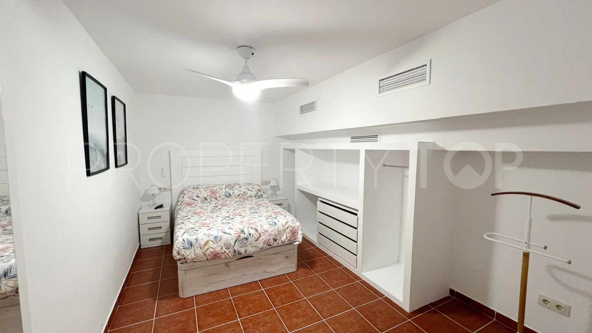 4 bedrooms apartment in Marbella City for sale