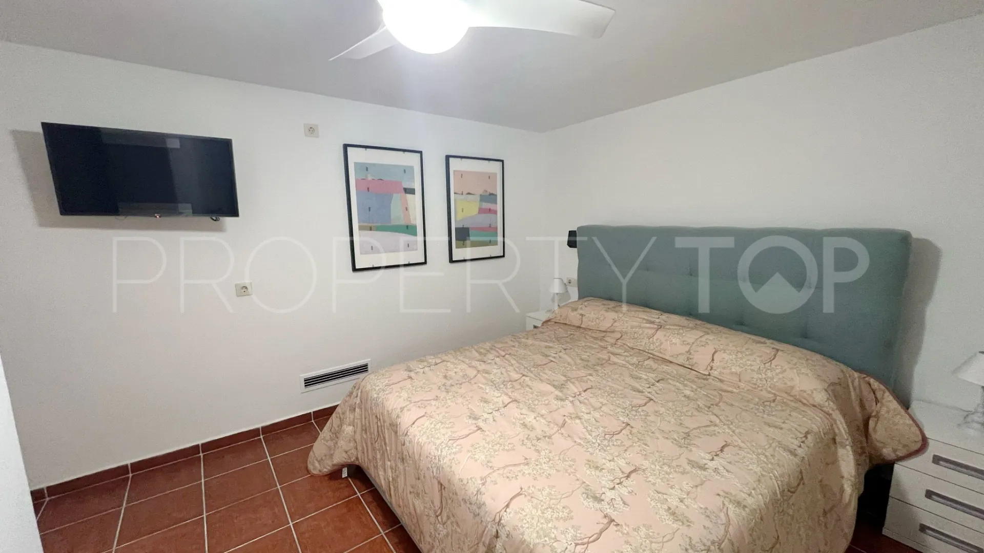 4 bedrooms apartment in Marbella City for sale