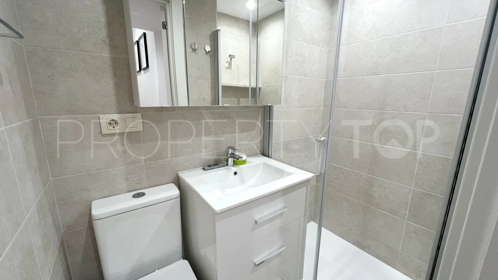 4 bedrooms apartment in Marbella City for sale