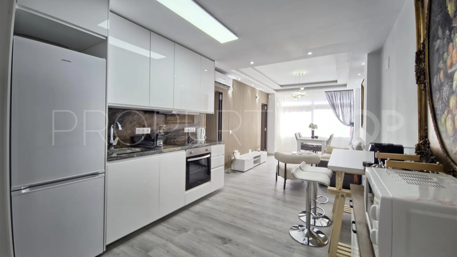 Buy Marbella Centro apartment with 2 bedrooms