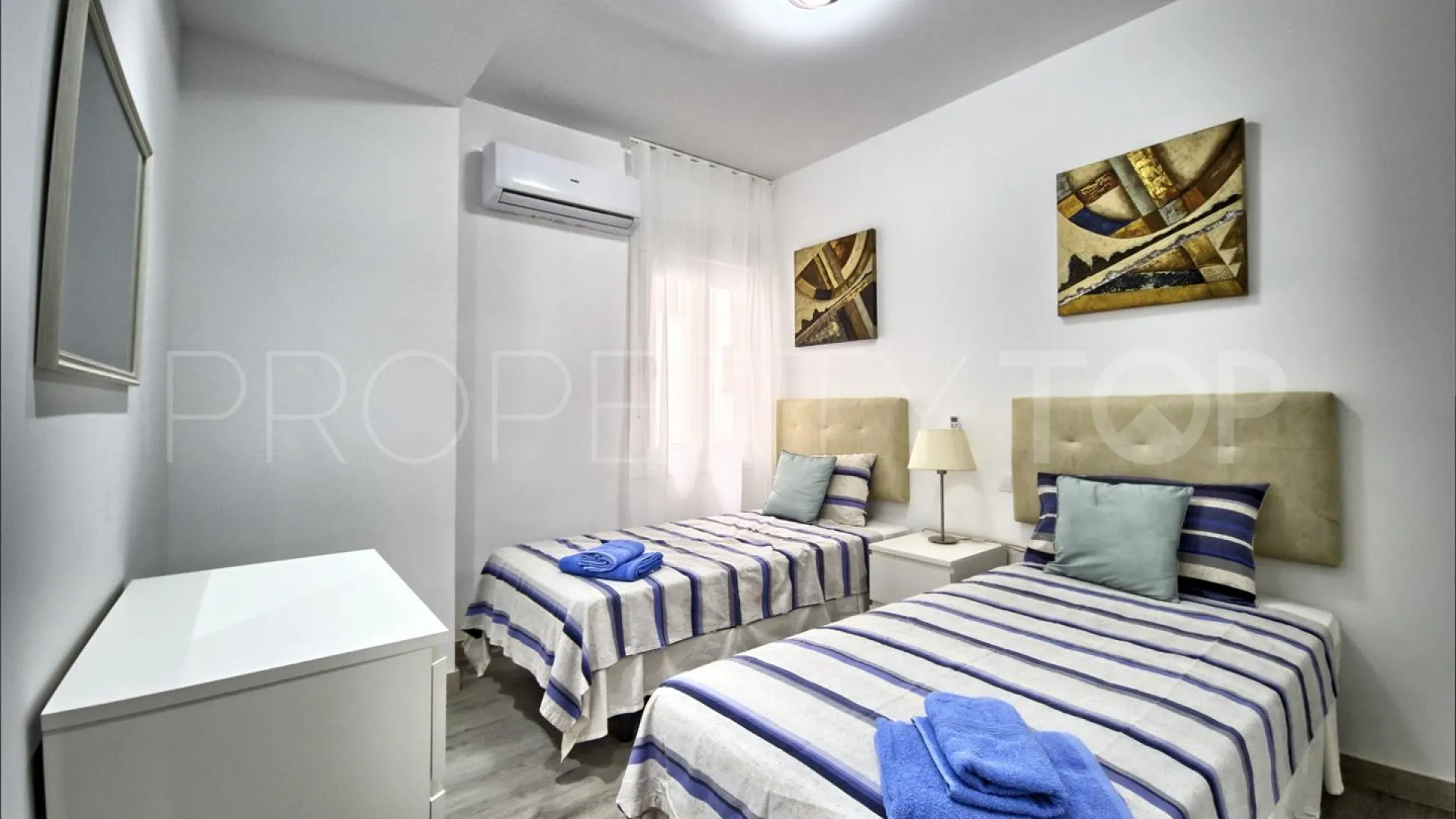 Buy Marbella Centro apartment with 2 bedrooms