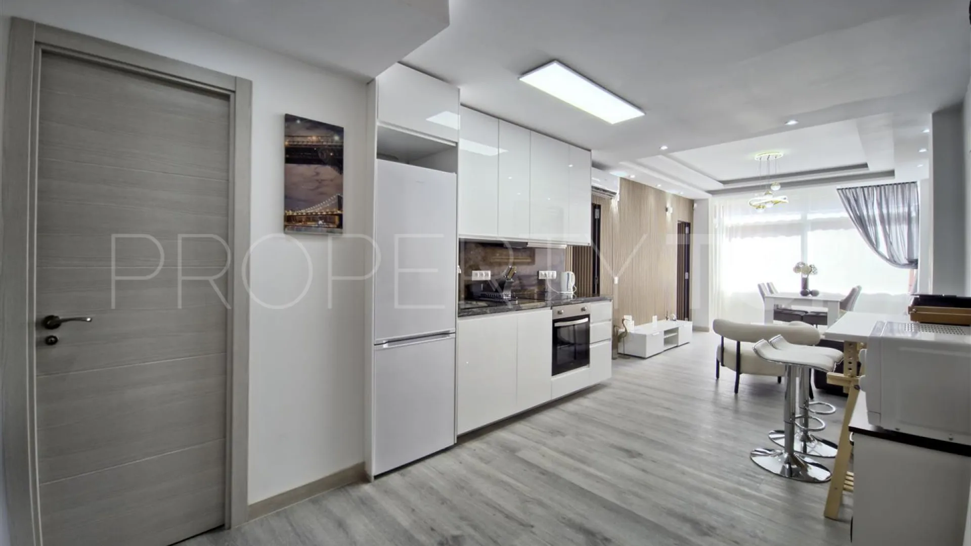 Buy Marbella Centro apartment with 2 bedrooms