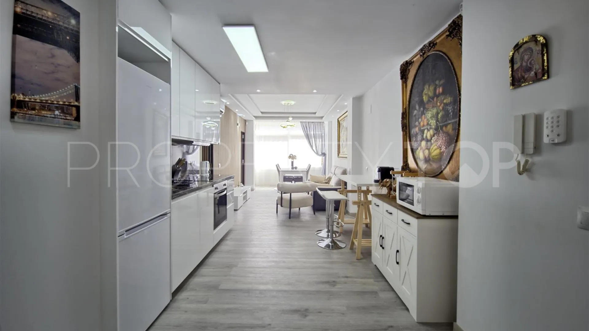 Buy Marbella Centro apartment with 2 bedrooms