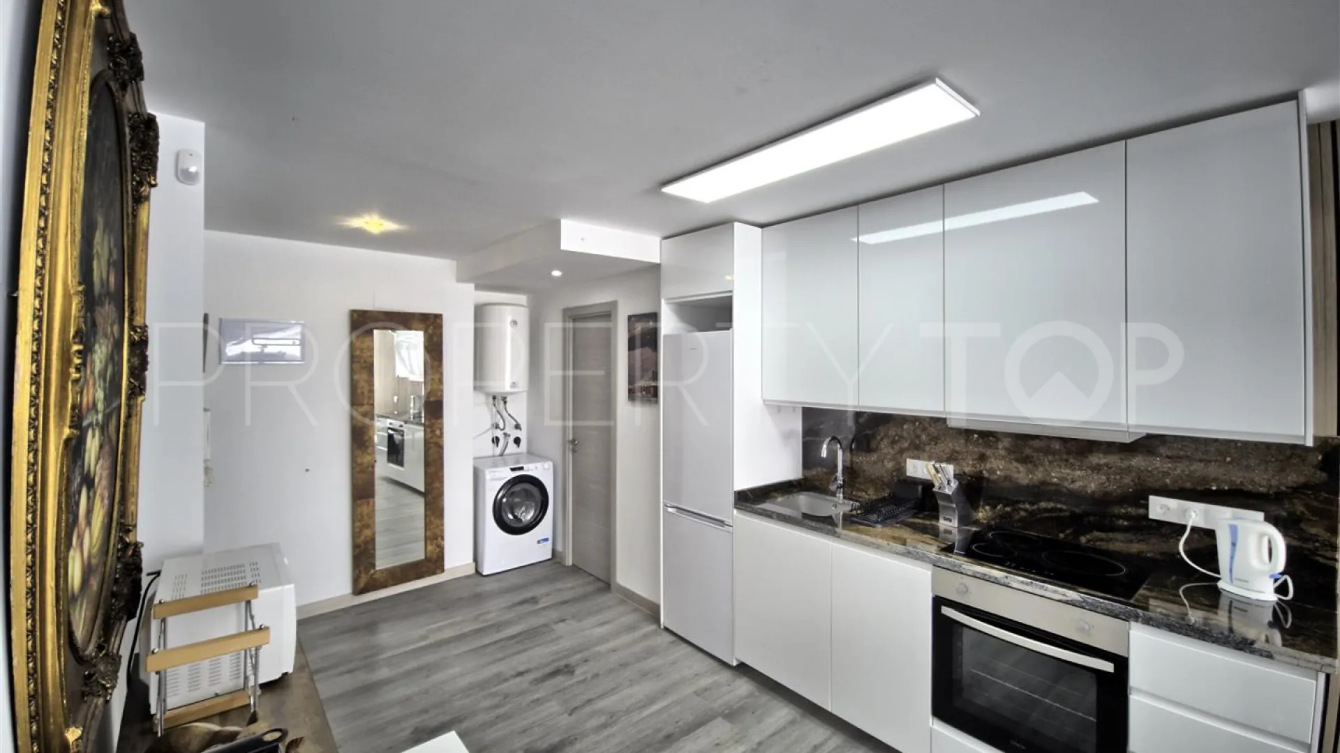 Buy Marbella Centro apartment with 2 bedrooms